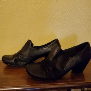 Black Bare Trap booties